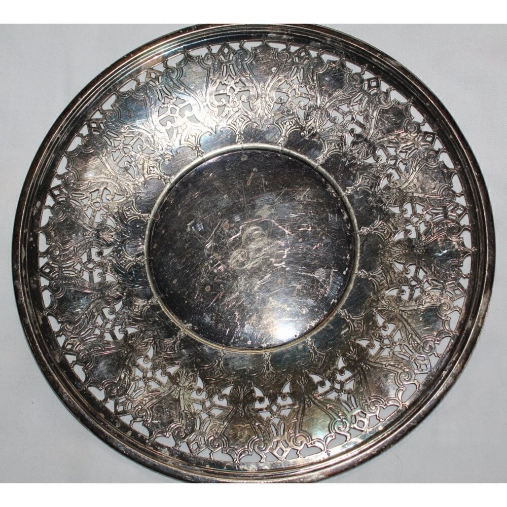 Vintage EPNS 3025 Mfg. Co Silver Plate tray Ornate Round made in USA